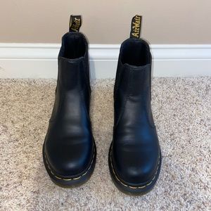 DR. MARTENS 2976 CHELSEA BOOT - WOMEN'S             Size 7 - black